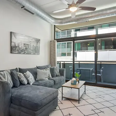 Foodie'S Dream! Walk To Amazing Restaurants! Full Kitchen Plus A Balcony For Al Fresco Dining! Condo